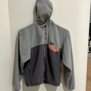 Patagonia Microdini fleece hoodie. Girl size XL/14. Gray with pink.